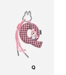 Labubu イニシャル キーホルダー Q