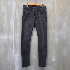 新品 DIESEL ディーゼル ジョグデニム スキニー KRAILEY W25 美品】ディーゼル ジョグジーンズ Krailey-B-Ne 希少モデル W25 - メルカリ