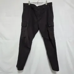 オフロード 季節の変わり目 チャコール カーゴ パンツ