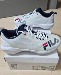 海外限定 新品 FILA フィラ ポイント スパイク 人工芝用 28cm 白 紺