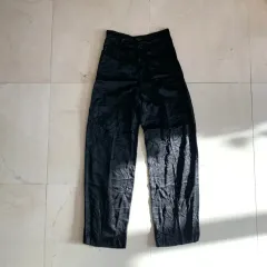 バレンシアガ クリンクル サテン パンツのサムネイル
