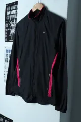 W(S) NIKE ジップアップ ウィンドブレーカー アウター ジャケット 登山 軽量 ブラックピンク-154BB