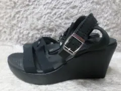 230 クロックス レイ ウェッジ サンダル スリッパ 中古 靴 ブラック