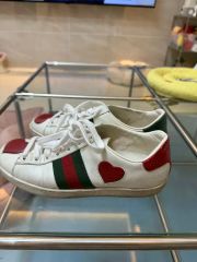 美品】GUCCI ハート スニーカー ホワイト - メルカリ