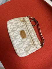 マイケル・コース(Michael Kors) ポーチ兼ミニ クラッチバッグ