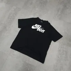 ナイキ ビックロゴ ブラック Tシャツ