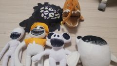 新品未使用】ニコアンド ウルトラマン ダイカットクッション ダダ