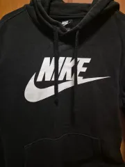 ナイキ ビックロゴ フードTシャツ ブラック