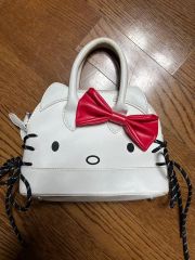 BALENCIAGA X Hello Kitty Camera Bag - メルカリ