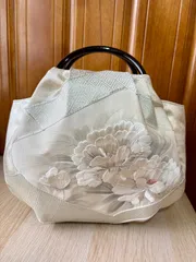 １点物　帯リメイクのまんまる可愛い手提げバッグ　刺繍入り