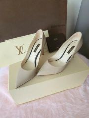 VALENTINO Vロゴ スリングバック パンプス ベージュ - メルカリ