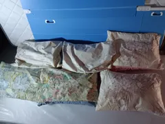 【KS-0185】合宿 お泊り会 羽毛枕 43×63 台湾製4個 中国製2個 花柄カバー付き 買われたあとにオゾン消毒