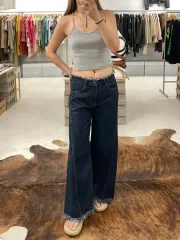 BEAMS カットオフ ワイドデニムパンツ ビームス カットオフ デニムのサムネイル