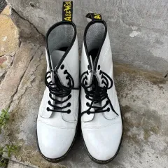 DR. MARTENS 8ホール 白
