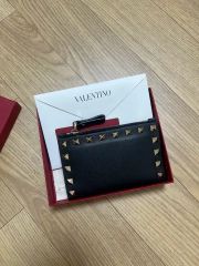 VALENTINO スタッズ付き長財布 パープル寄りのピンク定価9万 - メルカリ