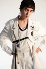 画像アップ【色違い】仮面ライダーガヴ　ラキア　着用モデル　ロングベスト　ショウマ 画像アップ【色違い】仮面ライダーガヴ ラキア 着用モデル ロング