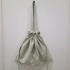 ハンドメイド　巾着バッグ　ソフトグリーン　薄いグリーン　春色　北欧