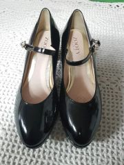 美品　OHGA ブラック ダブルストラップパンプス 美品 OHGA ブラック ダブルストラップパンプス 【公式通販】