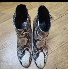 GUESS ゲス アングル ブーツ 6 5 サイズのサムネイル