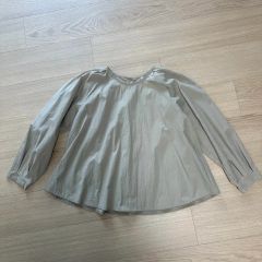 コズミックワンダー ボリュームスリーブ ブラウス - メルカリ