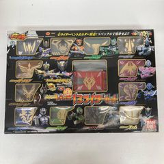 仮面ライダー龍騎 変身ベルトVバックル 13ライダーセット トイザらス