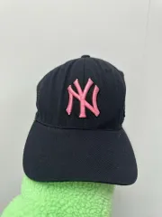 ヴィンテージ MLB ニューヨーク・ヤンキース ブラック ピンク 刺繍 ベースボールキャップ