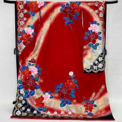 本振袖 引き振袖 正絹  赤 花柄 古典 刺繍 結婚式 裄64.2cm Bランク 花嫁衣装 Mサイズ 4437 本振袖 引き振袖 正絹 赤 花柄 古典 刺繍 結婚式 裄64.2cm Bランク