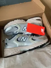新品 ニューバランス 530 シルバー 235のサムネイル
