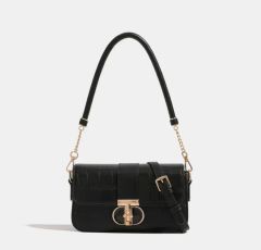 LYN】 Noelle M Crossbody Bag 日本未入荷 - メルカリ