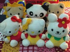 ハローキティ 幼稚園バス 根付け ストラップ ピンク ブルー 2個入り