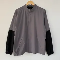 599 NIKE ウィンドブレーカー