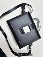 HELIOT EMIL ブラック レザー Box カラビナ バッグ - メルカリ