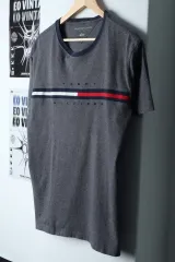 (L) Tommy Hilfiger トミーヒルフィガー 半袖 Tシャツ ロゴ グレー オールドスクール - 131ED