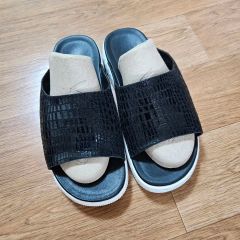 訳ありAKMのカモ柄CROISSANT mesh sandal1足です。 - メルカリ