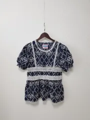 レース刺繍ブラウス