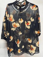 美品☆トゥモローランドコレクション シルク ブラック 花柄五分袖 