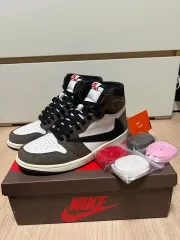 ジョーダン1 トラヴィススコット 260
