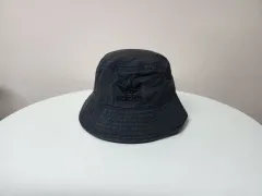 帽子)アディダス バケットハット