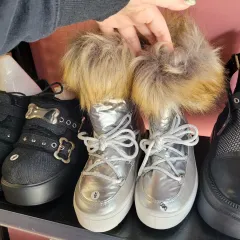 シルバー ファー ブーツ 230 MOON BOOT (ムーンブーツ) 感じ 冬 スキー