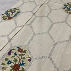 中古品 レトロ 正絹 中国刺繍 蘇州相良刺繍 敷物 テーブルセンター 中古品 レトロ 正絹 中国刺繍 蘇州相良刺繍 敷物 テーブルセンター