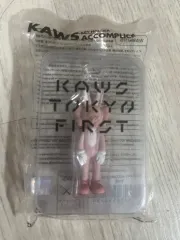 2026年最新】kaws tokyo first キーホルダーの人気アイテム - メルカリ