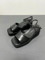 オデットエオディール インサイドセパレートソフトサンダル レザー