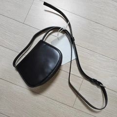 ワンショルダーバッグ AQ-21 8200 ブラック Ferragamo - メルカリ