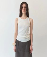 ETRE TOKYO ヘンリーネックエアリータンクトップ - メルカリ