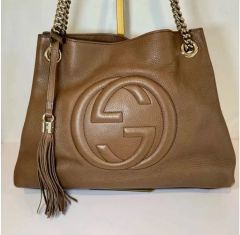 GUCCI ショルダーバッグ レザー タッセル付き チャームプレゼント