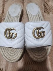 GUCCI ホワイトレザーインターロックキングG サンダル サイズ37 - メルカリ