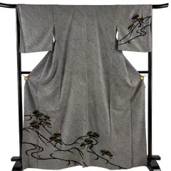 【美品】 訪問着 身丈167cm 裄丈66.5cm M 袷 松 草花 刺繍 絞り 黒 正絹 秀品 【中古】のサムネイル