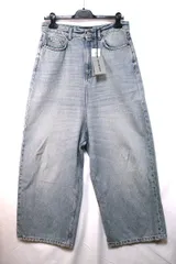 BALENCIAGA バレンシアガ LOW CROTCH JEANS ロー クロッチ デニム 25サイズ ライトデニム 697886 THW25 新品未使用のサムネイル