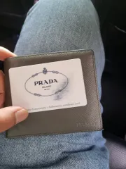 PRADA プラダ 財布 出品 生活傷あり