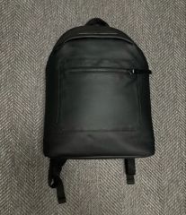 極美品 ラコステ リュック ネオクロック オールブラック 黒 PC収納可 極美品 ラコステ リュック ネオクロック オールブラック 黒 PC収納可